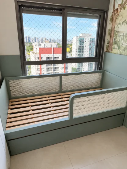Foto real de um quarto montado por um cliente